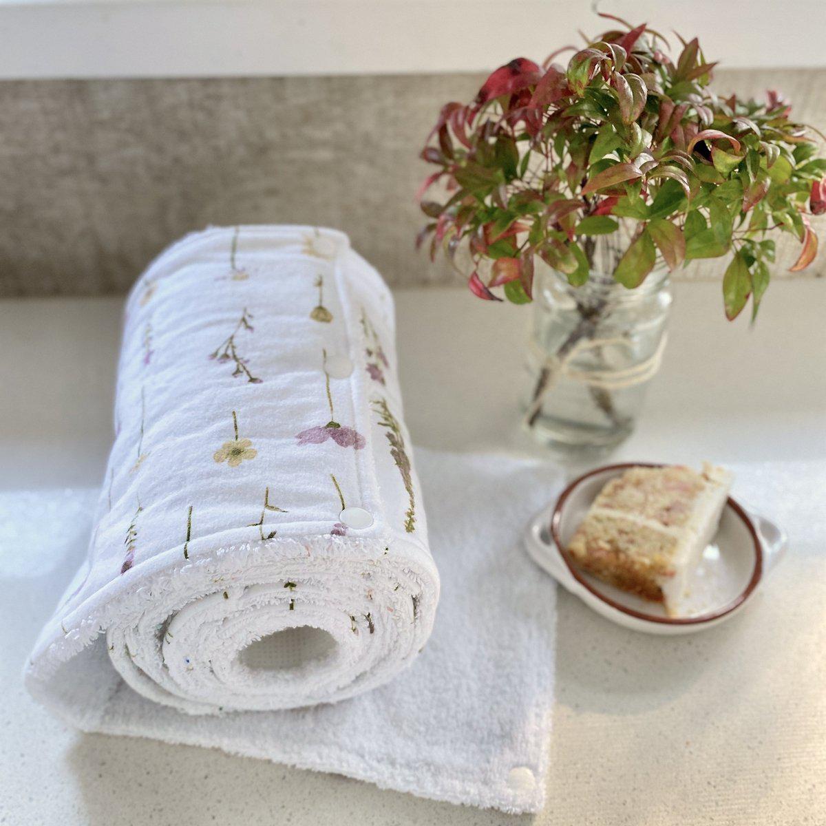 White Roses Roll